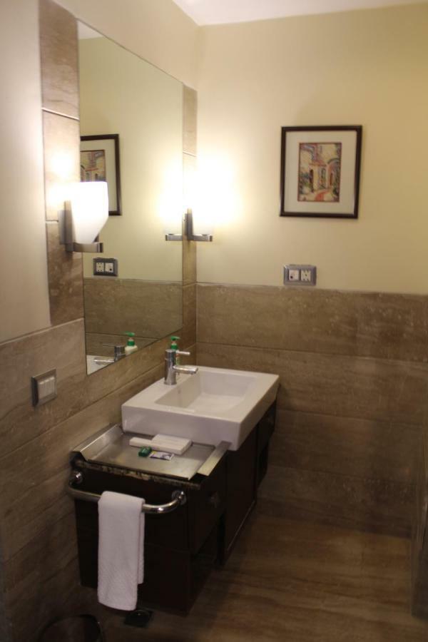 Royal Residence Iffco Chowk Ґурґаон Екстер'єр фото