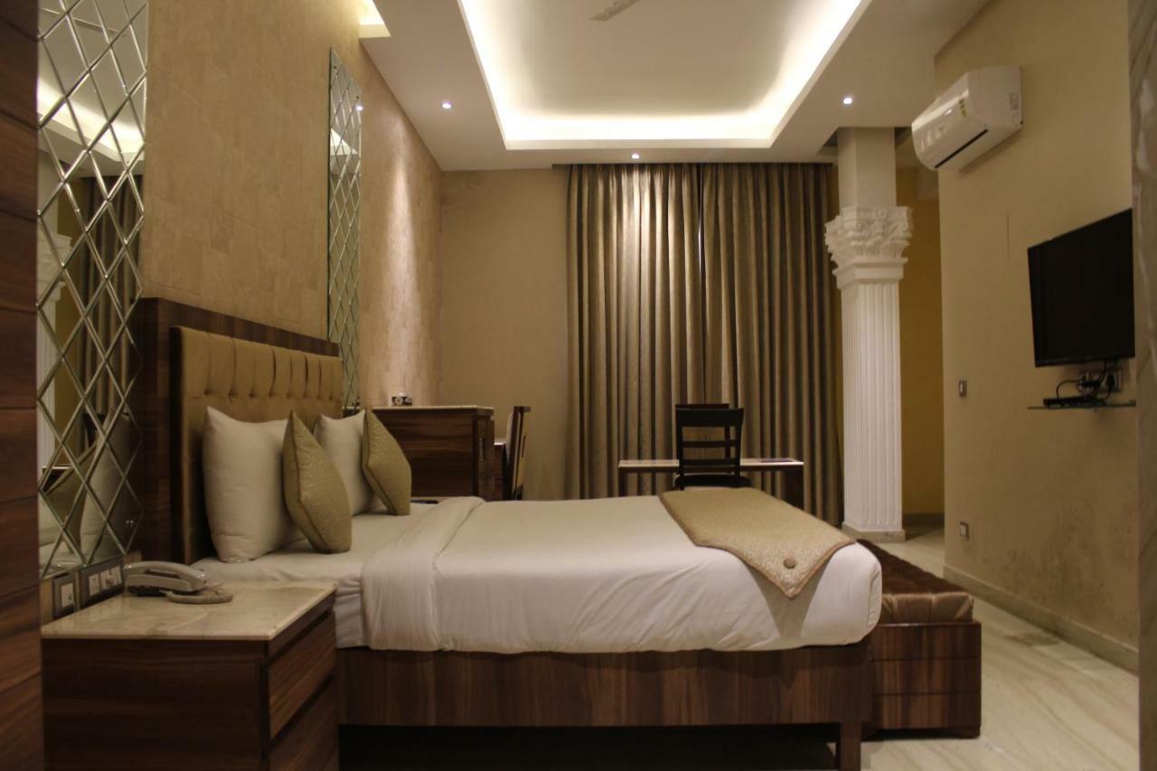 Royal Residence Iffco Chowk Ґурґаон Екстер'єр фото