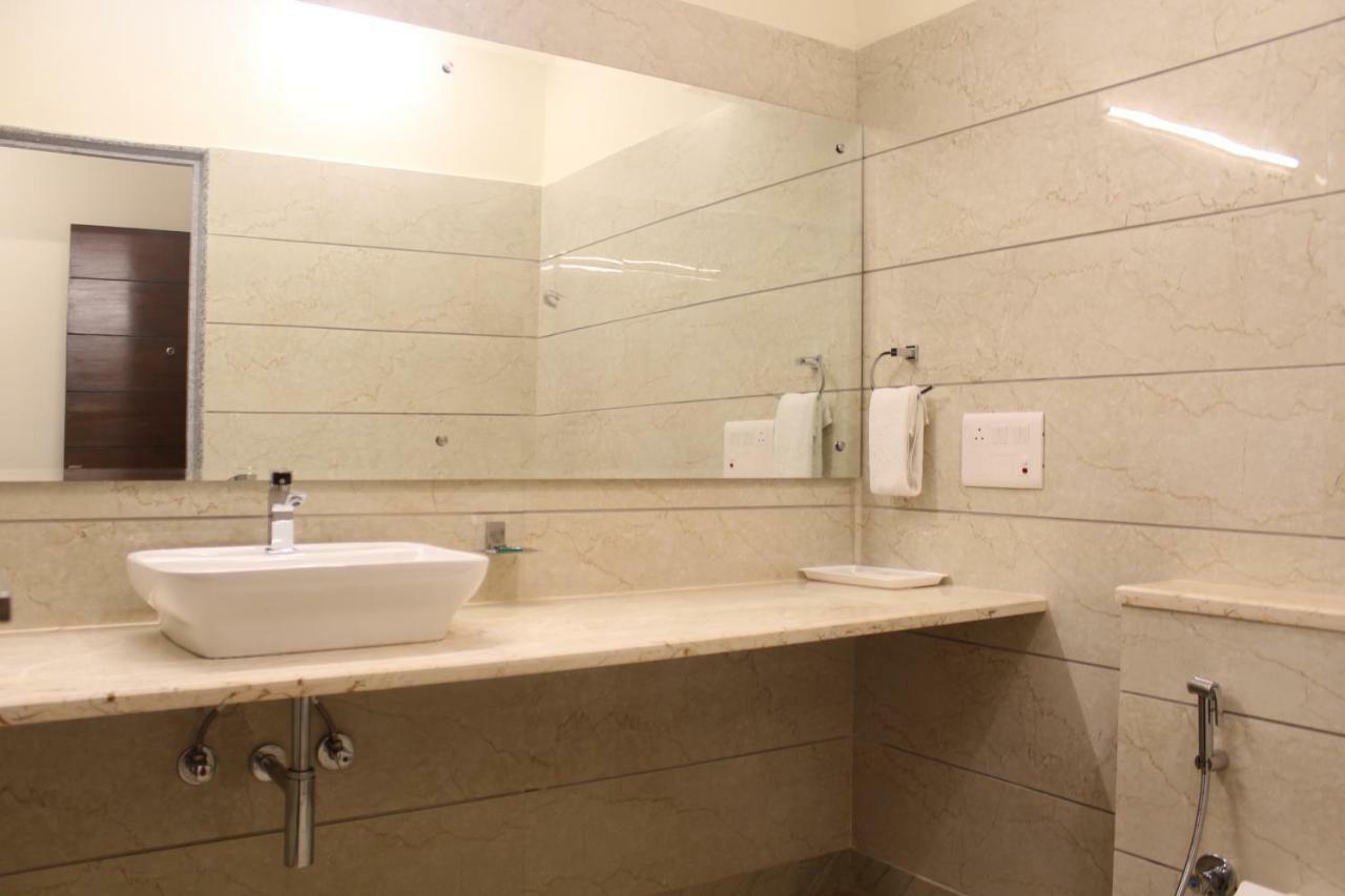 Royal Residence Iffco Chowk Ґурґаон Екстер'єр фото