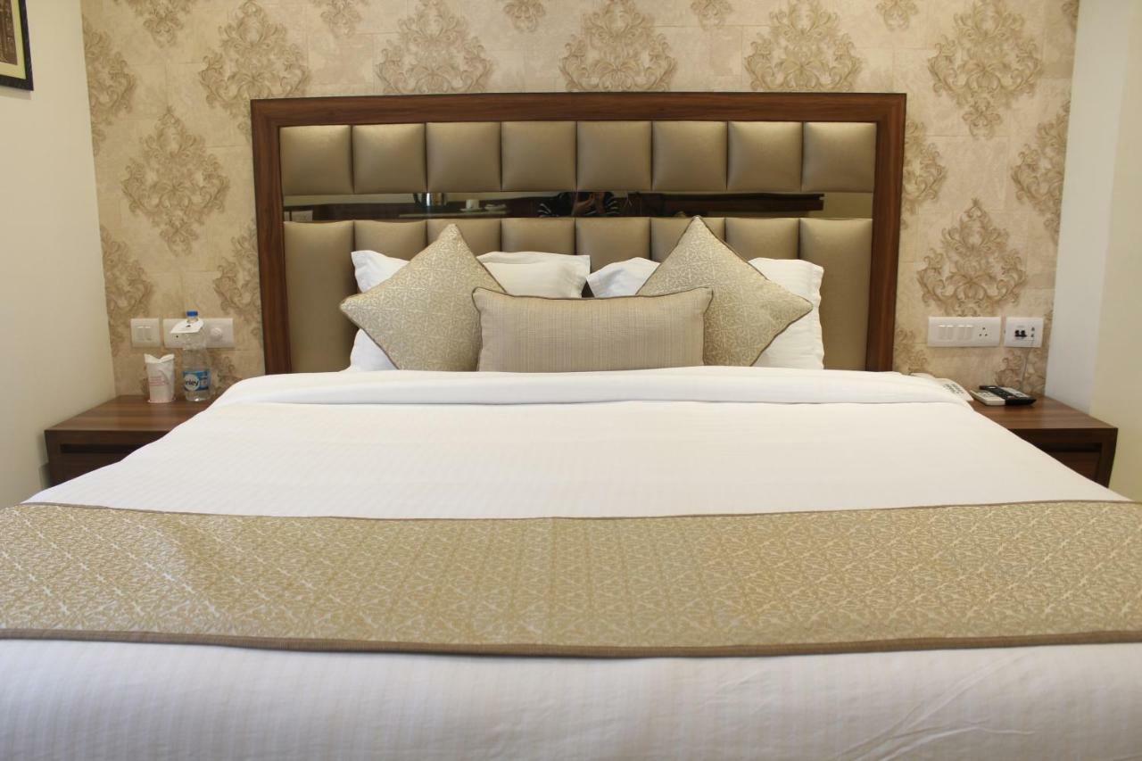 Royal Residence Iffco Chowk Ґурґаон Екстер'єр фото